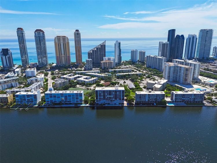 Bay Country club #903 image #42