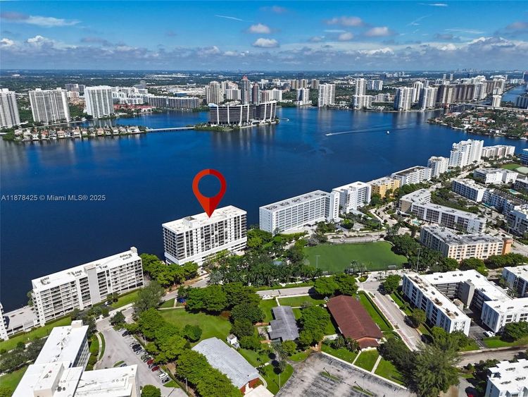 Bay Country club #903 image #45