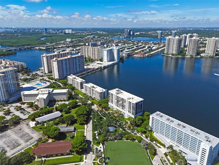 Bay Country club #903 image #50