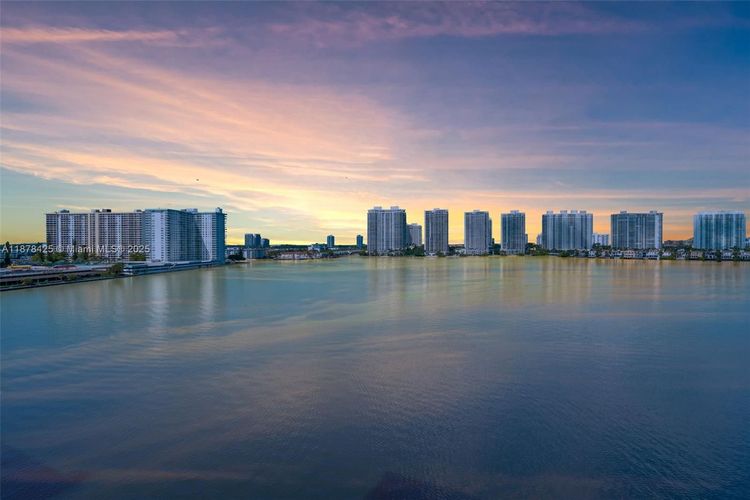 Bay Country club #903 image #53