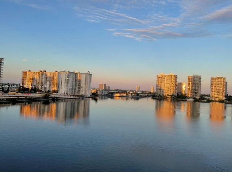 Bay Country club #903 image #60