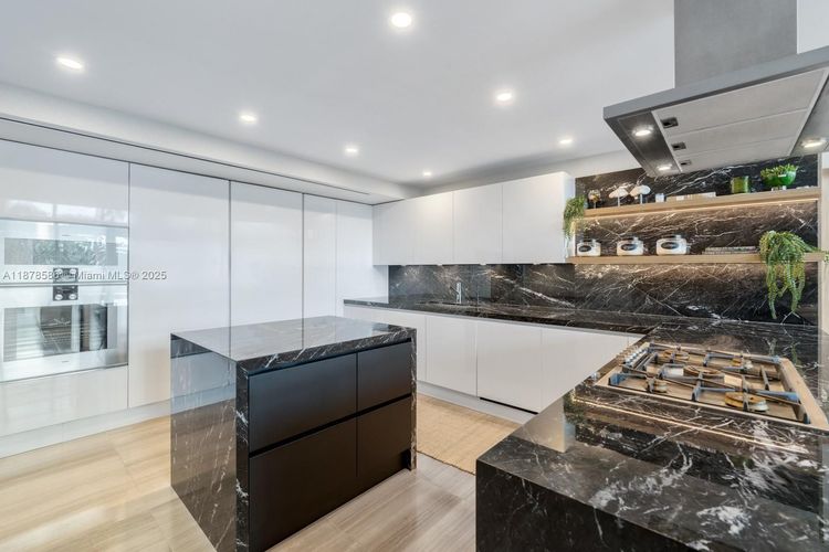 The Ritz-Carlton Residences Mid-Beach #222 image #11