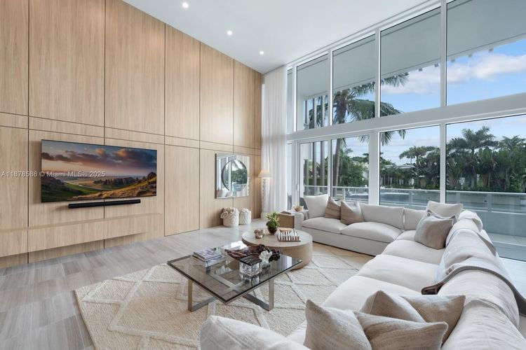 The Ritz-Carlton Residences Mid-Beach #222 image #15