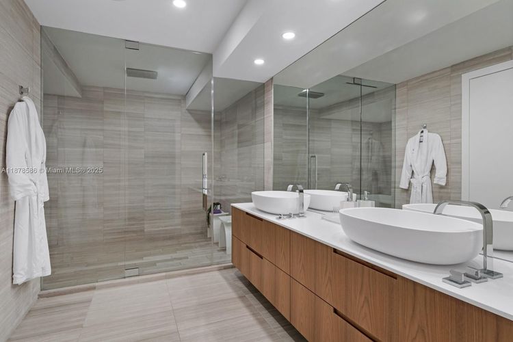 The Ritz-Carlton Residences Mid-Beach #222 image #23