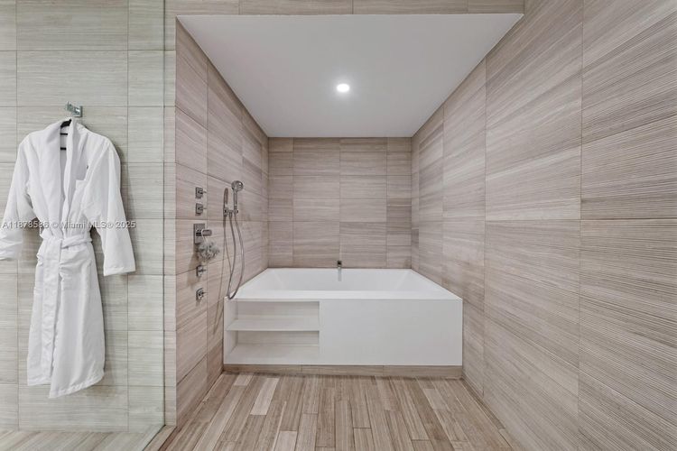 The Ritz-Carlton Residences Mid-Beach #222 image #24