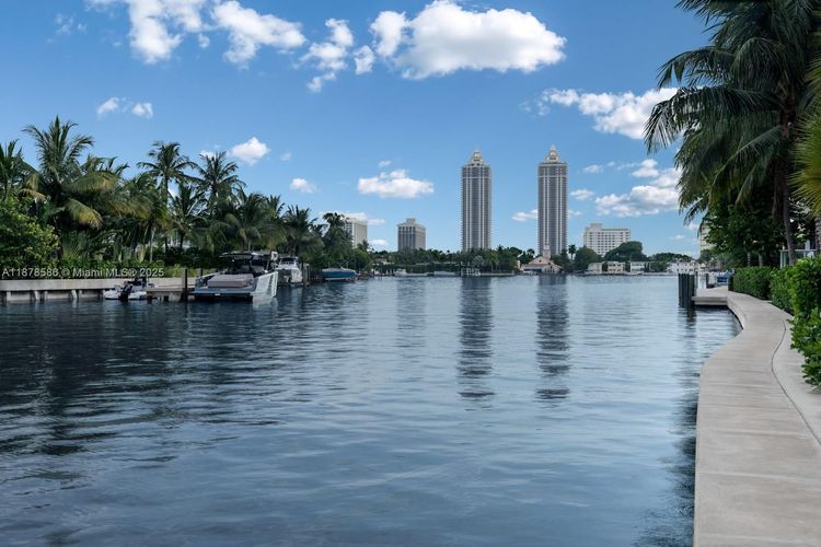 The Ritz-Carlton Residences Mid-Beach #222 image #32