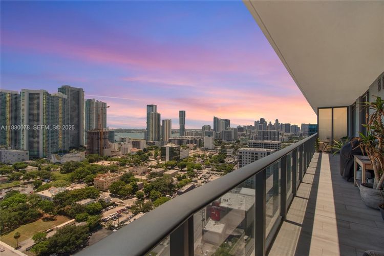 Hyde Midtown #2408 image #32