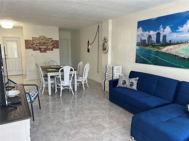 Lincoln Towers #C403 image #11