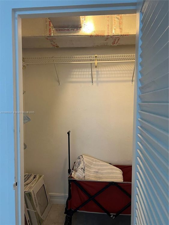 Lincoln Towers #C403 image #17