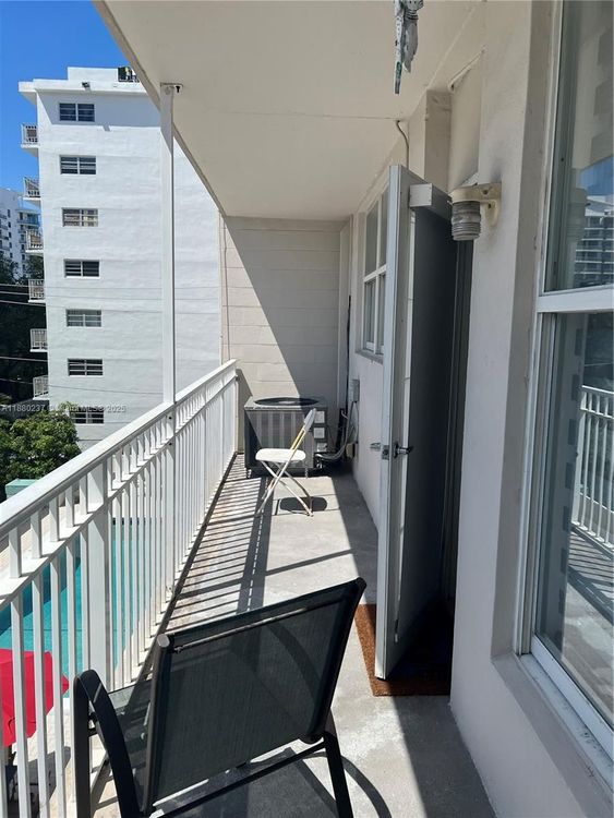 Lincoln Towers #C403 image #22