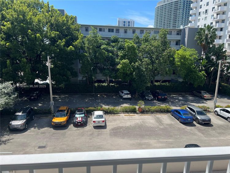 Lincoln Towers #C403 image #25