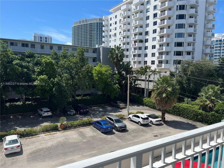 Lincoln Towers #C403 image #26