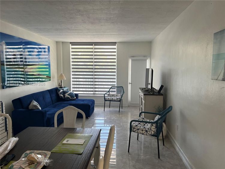 Lincoln Towers #C403 image #8