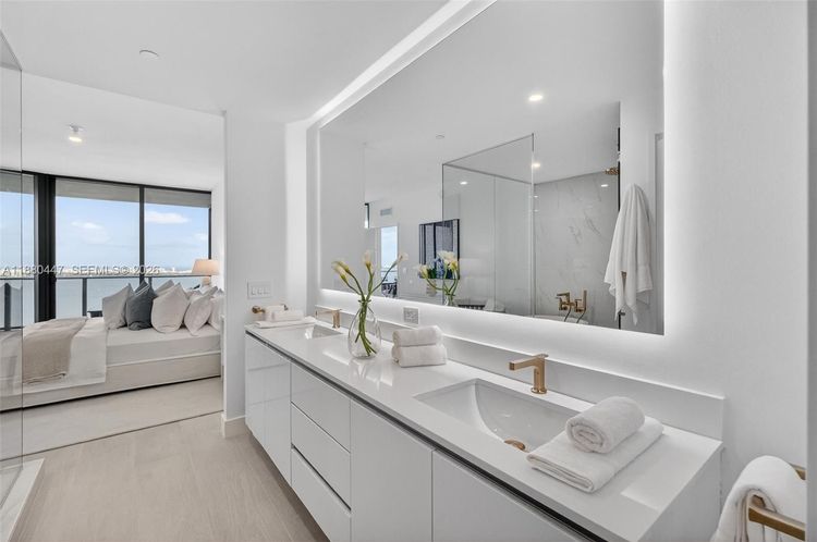 Aria Reserve South Tower #3801 image #24