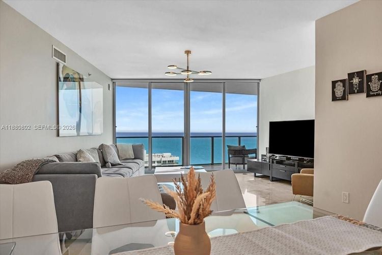 Ocean Palms Hollywood #2307 image #18
