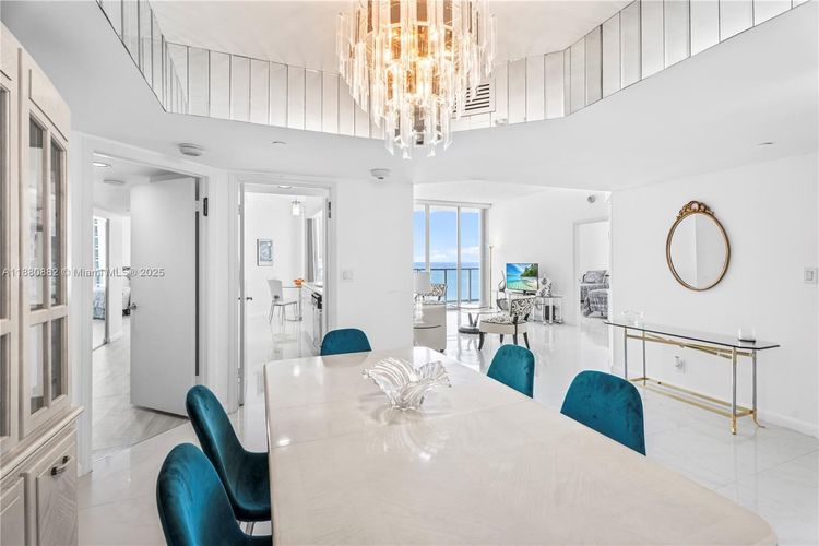 Oceania III #PH35C image #29