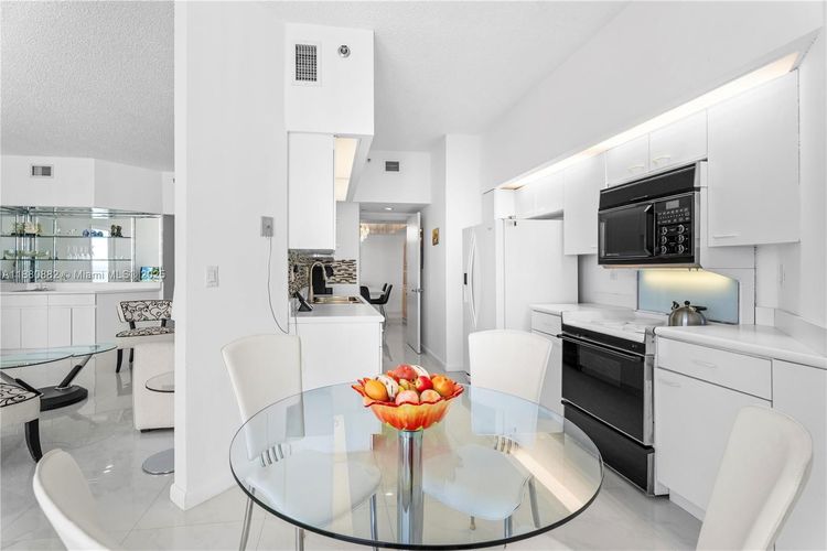 Oceania III #PH35C image #31