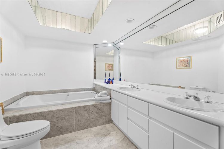 Oceania III #PH35C image #36