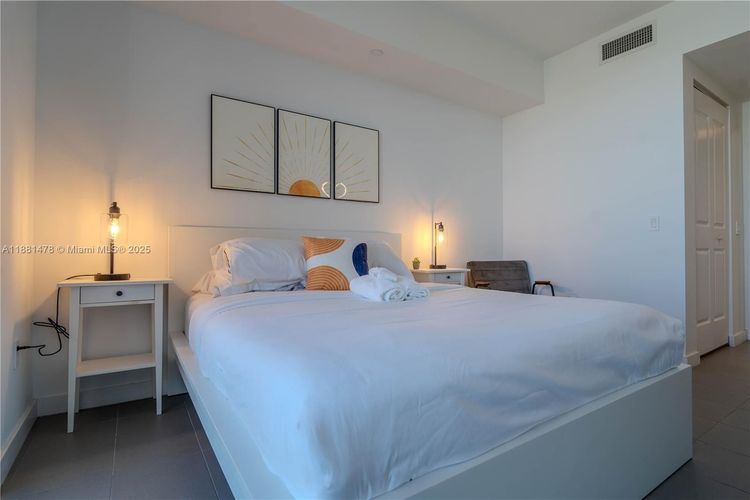 Canvas #1412 image #9