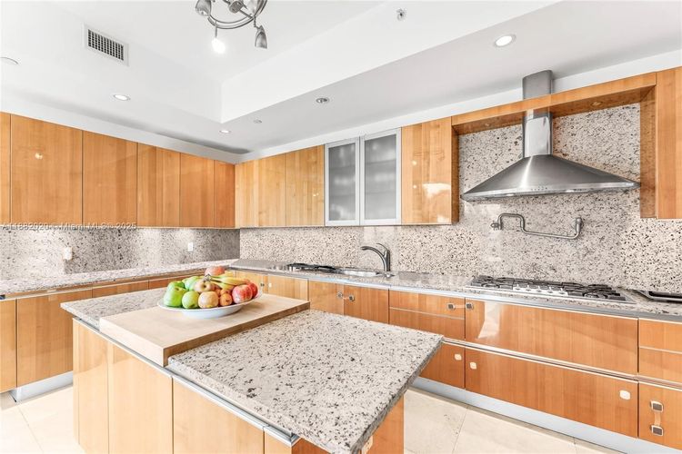 Turnberry Ocean Colony #404 image #10