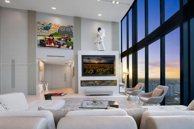 Porsche Design Tower #4405 image #16