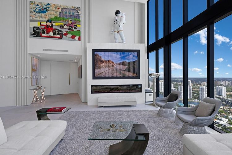 Porsche Design Tower #4405 image #18