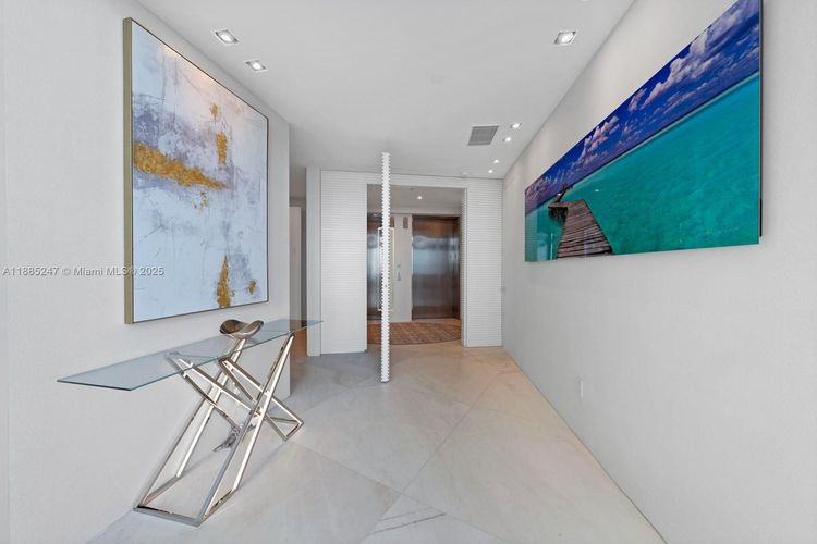 Porsche Design Tower #4405 image #24