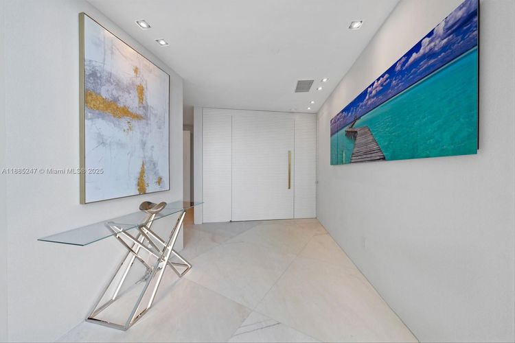 Porsche Design Tower #4405 image #25