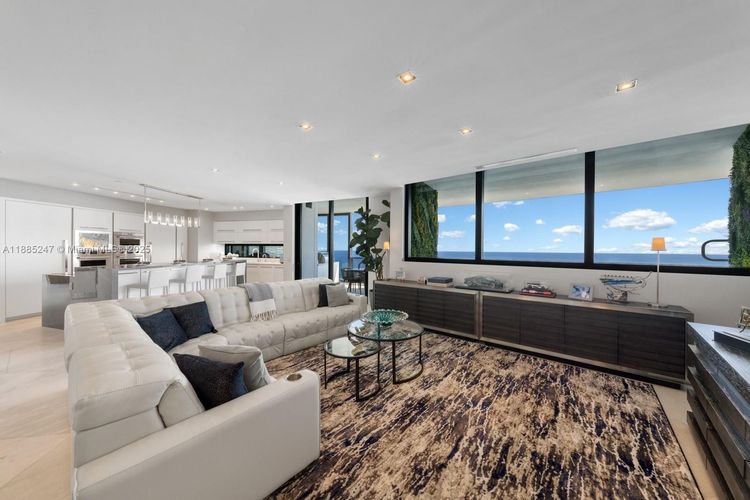 Porsche Design Tower #4405 image #26