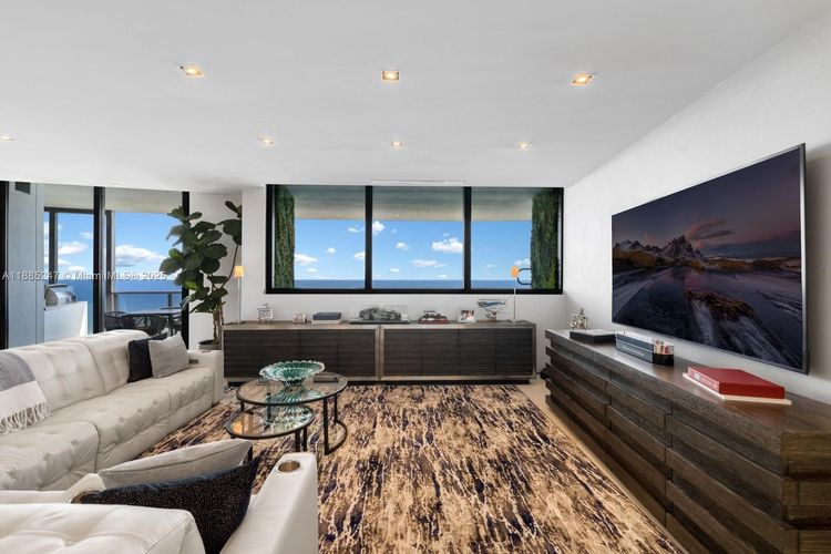 Porsche Design Tower #4405 image #27