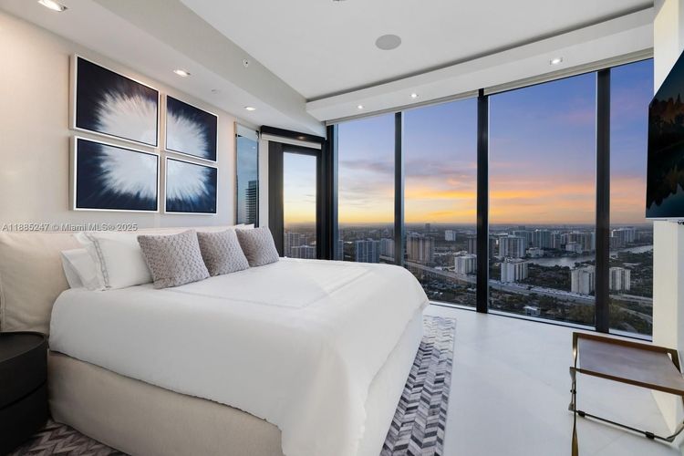 Porsche Design Tower #4405 image #31