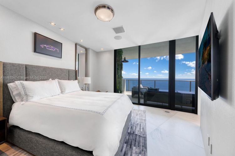 Porsche Design Tower #4405 image #34