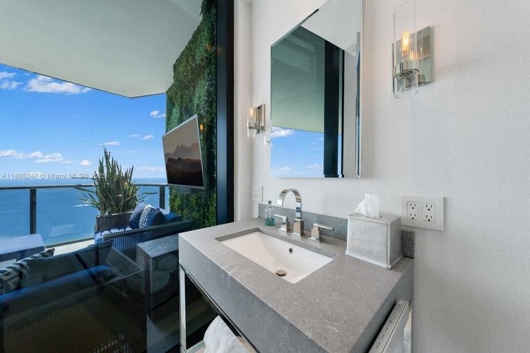 Porsche Design Tower #4405 image #36