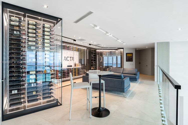 Porsche Design Tower #4405 image #37