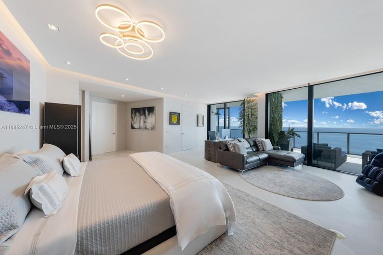 Porsche Design Tower #4405 image #41