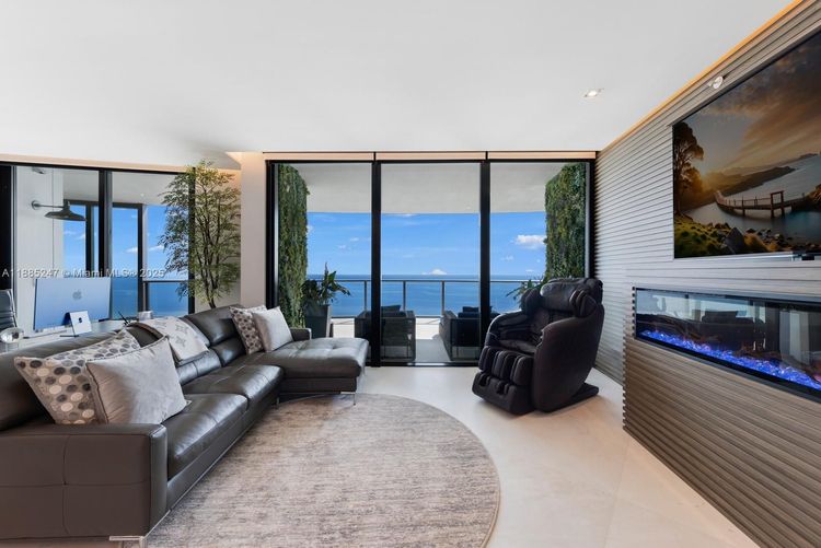 Porsche Design Tower #4405 image #45