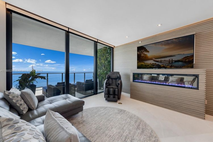 Porsche Design Tower #4405 image #46