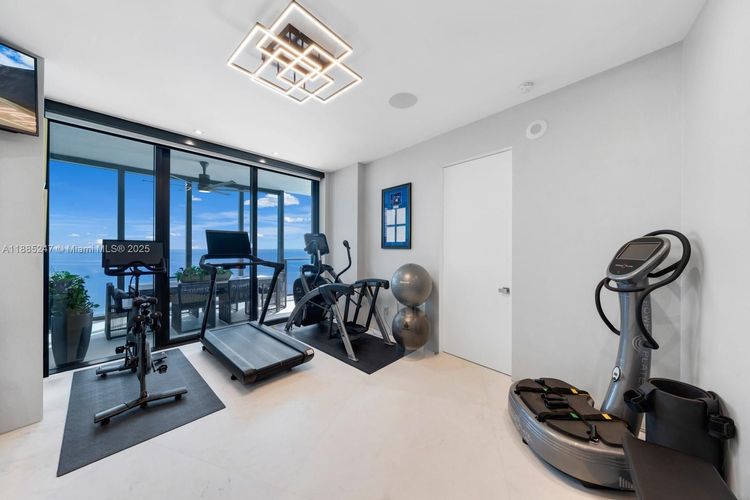 Porsche Design Tower #4405 image #50