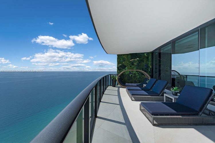 Porsche Design Tower #4405 image #62