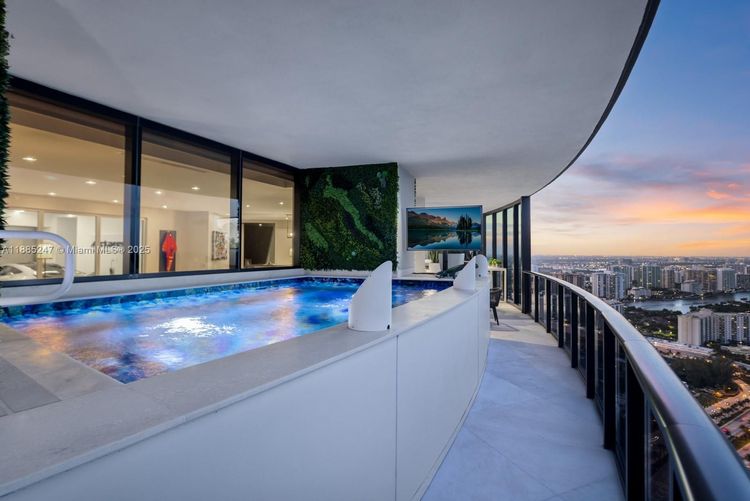 Porsche Design Tower #4405 image #74