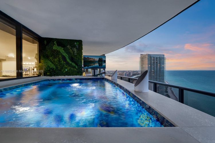 Porsche Design Tower #4405 image #75