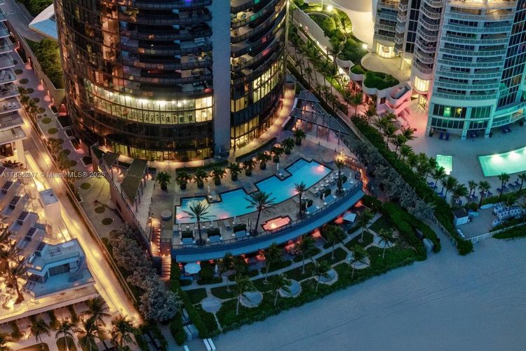 Porsche Design Tower #4405 image #80