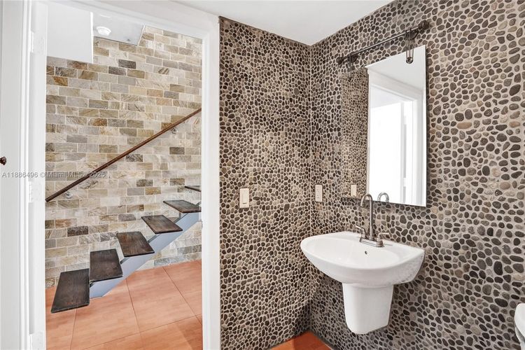 Neo Vertika #1213 image #6