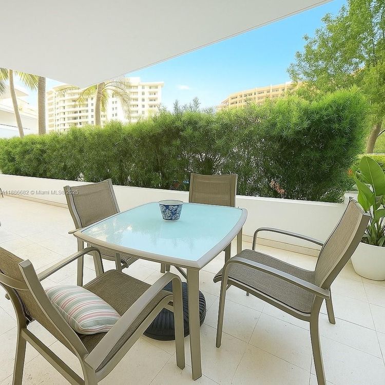 Commodore Club South #115 image #13