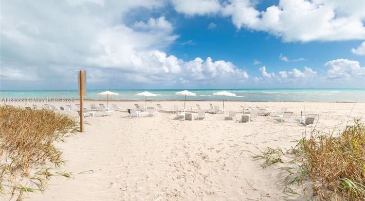 Commodore Club South #115 image #22