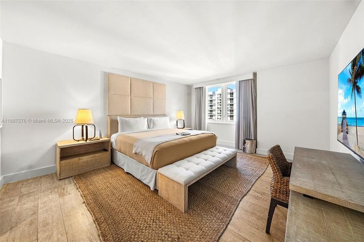 1 Hotel & Homes #1215 image #10