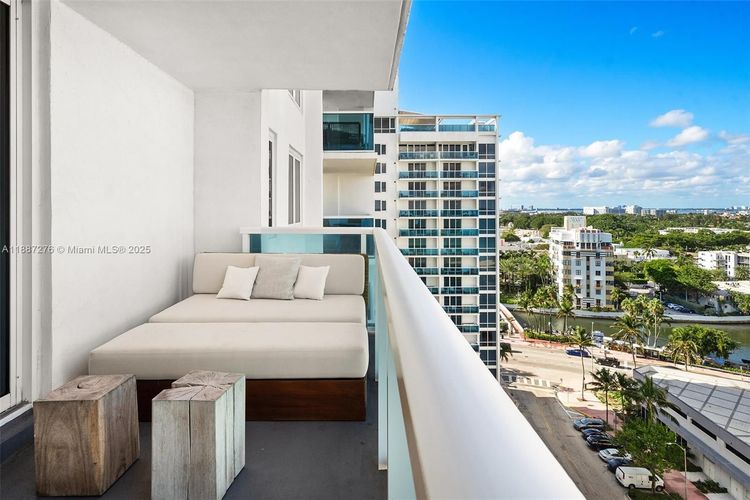 1 Hotel & Homes #1215 image #13
