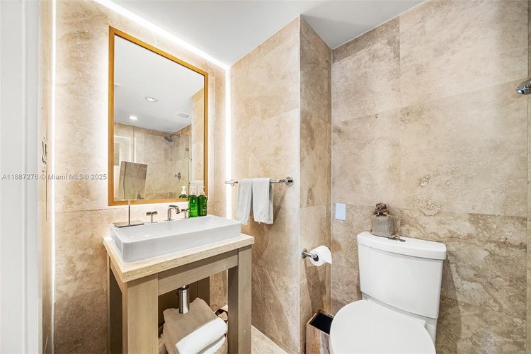 1 Hotel & Homes #1215 image #19
