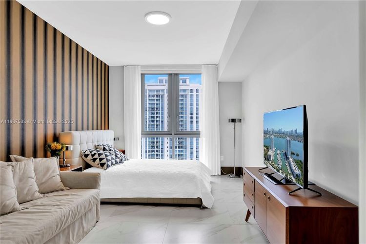 Marina Palms Yacht Club and Residences South Tower #1709 image #22