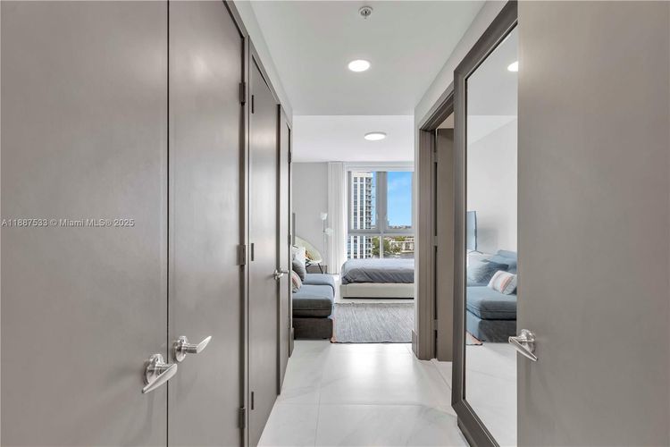 Marina Palms Yacht Club and Residences South Tower #1709 image #28